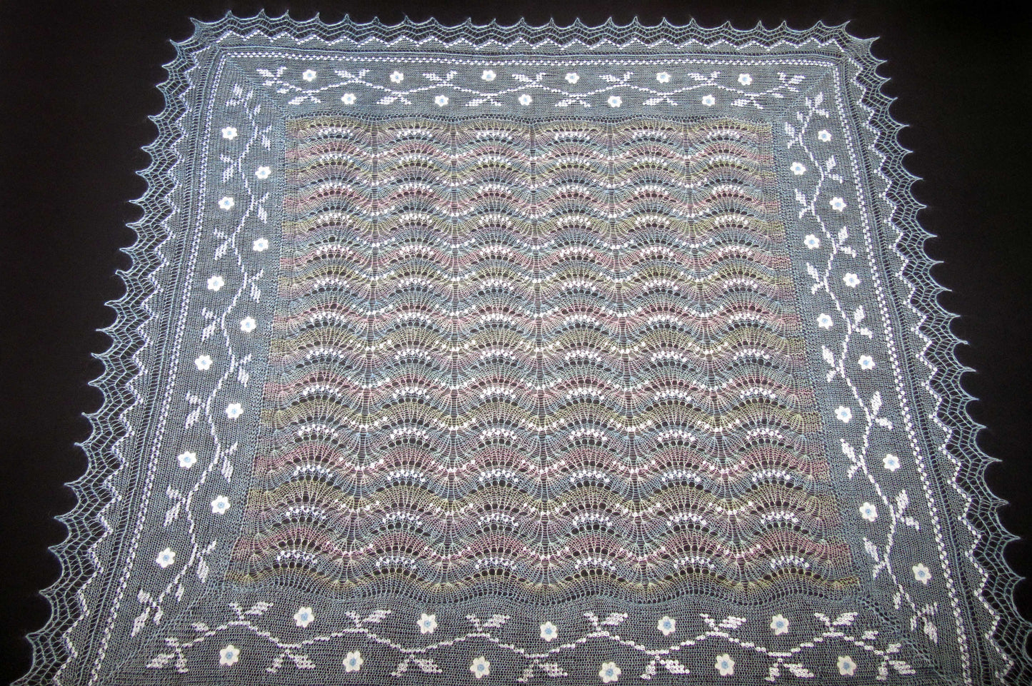 Gestrickter Ziegenflaum Schal Orenburger Schal Pelerina Strick Stola mit Stickerei Himmelblau Handmade