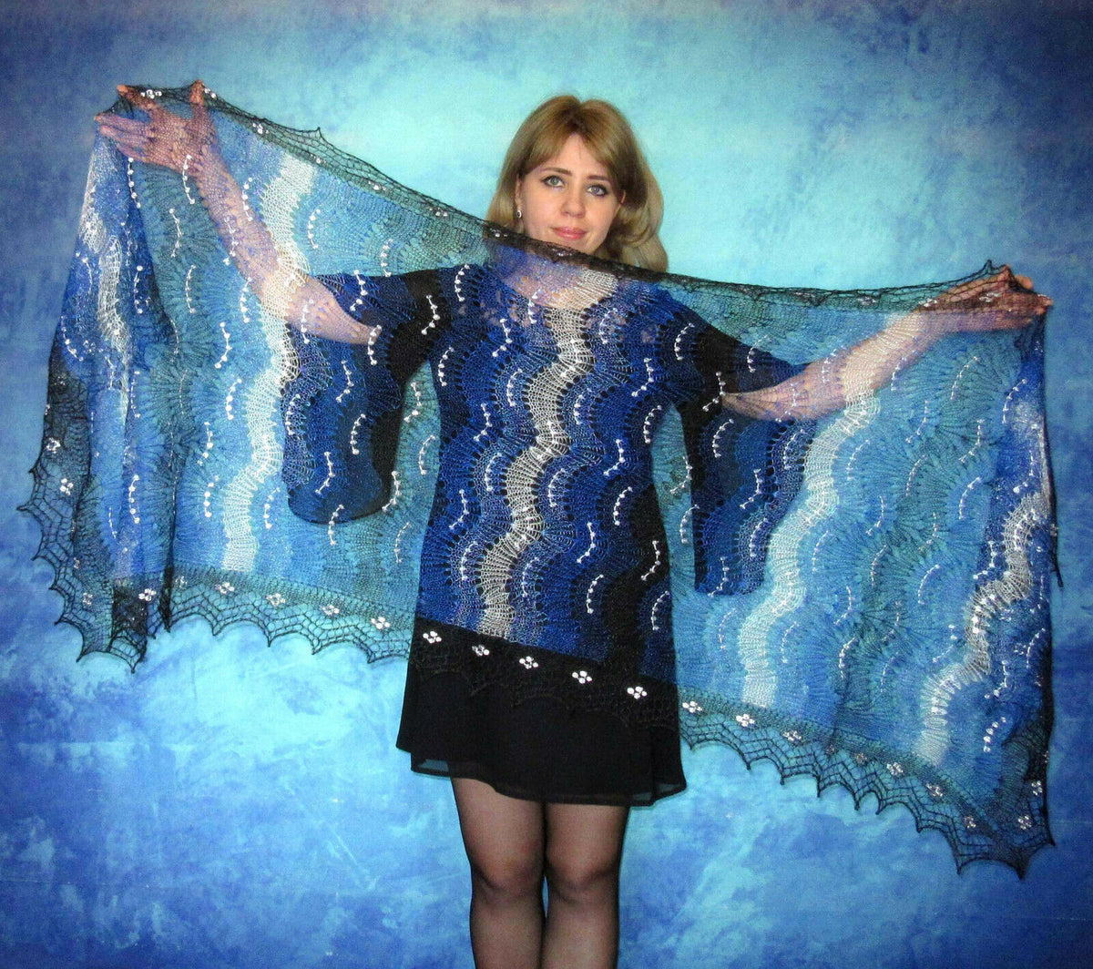 Gestrickter Ziegenflaum Schal Orenburger Schal Shawl Scarf mit Stikerei Handmade - Blau