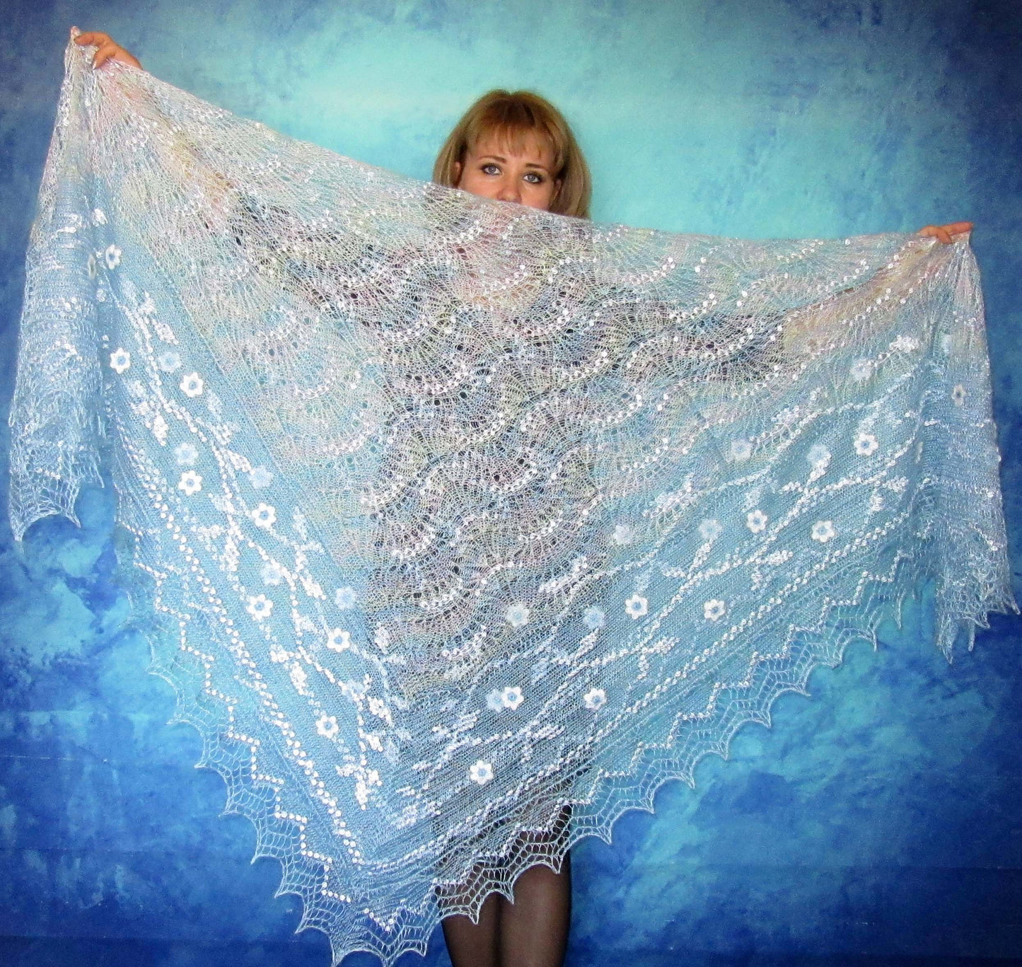 Gestrickter Ziegenflaum Schal Orenburger Schal Pelerina Strick Stola mit Stickerei Himmelblau Handmade