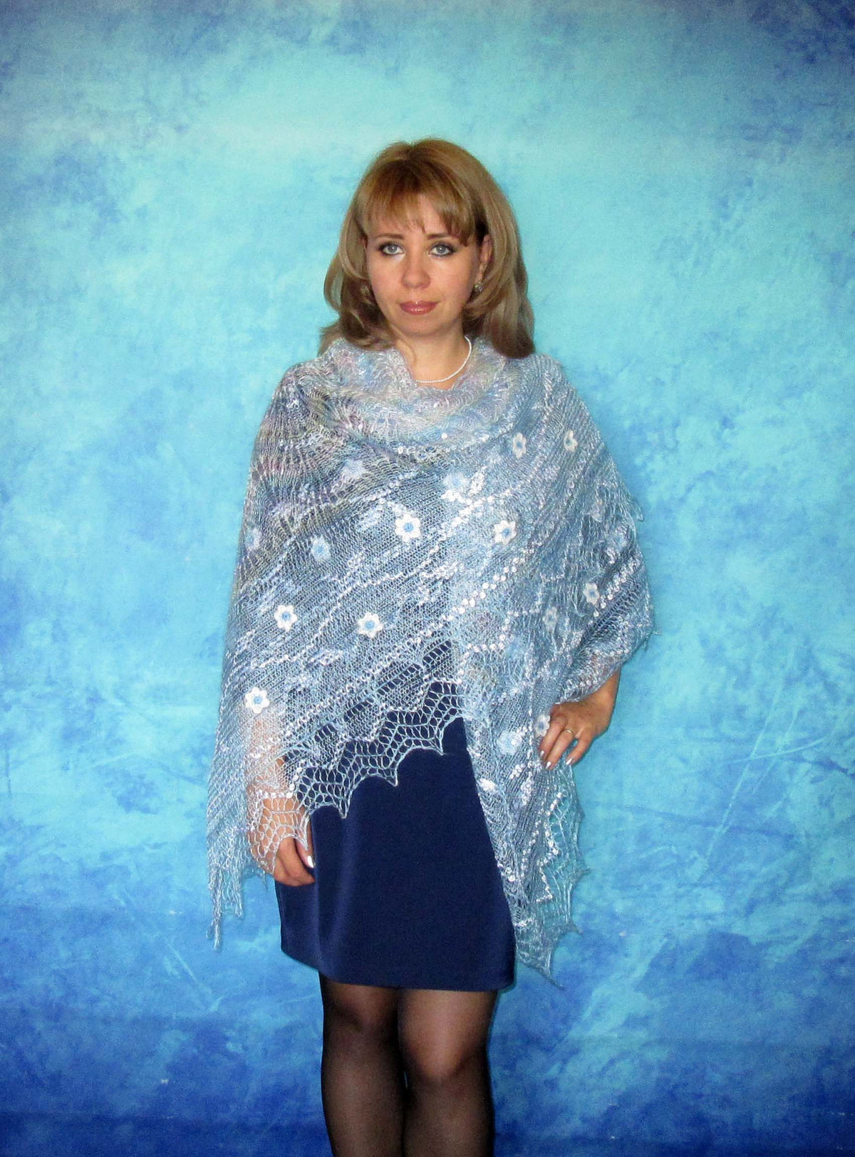 Gestrickter Ziegenflaum Schal Orenburger Schal Pelerina Strick Stola mit Stickerei Himmelblau Handmade
